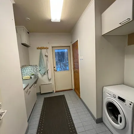 Cozy And Spacious Family With Sauna, Sleeps 12 People, Free Parking Villa *