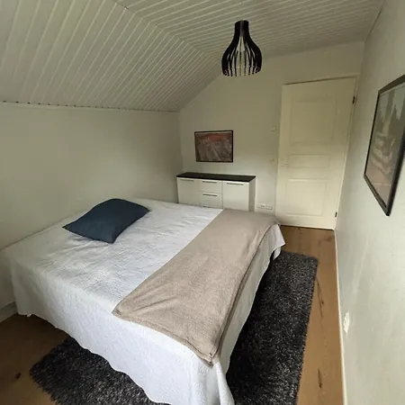 Villa Cozy And Spacious Family With Sauna, Sleeps 12 People, Free Parking